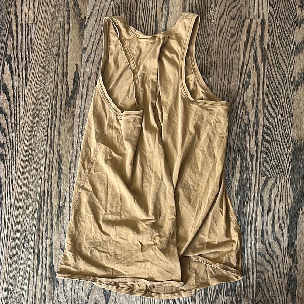 Lululemon Sz 6 Women’s Sleeveless Tank Top in Camel - Picture 3 of 4